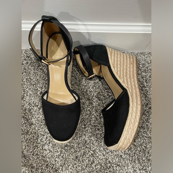 Michael Kors Kendrick wedge heels, size 9.5 - Picture 4 of 13